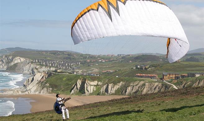 Paragliding on the dune of Pilat